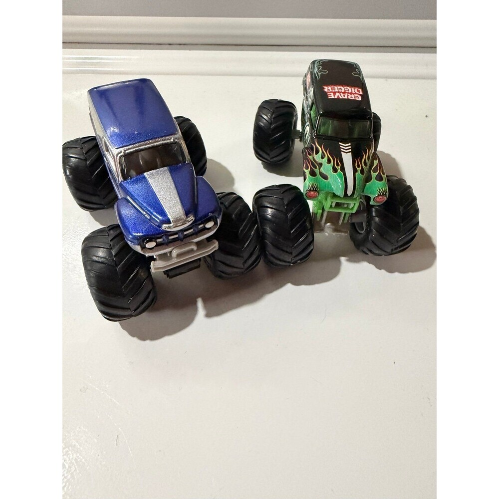 Die-Cast Monster Jam Gravedigger bundle
